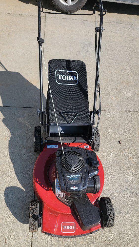 New Toro 22 in Recycler Lawn Mower 