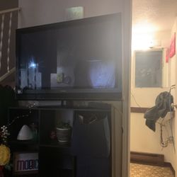 Hitachi 46” Flat Screen Tv 