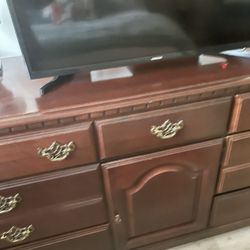 Thomasville Cherry Wood Bedroom Dresser