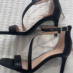 Size 6 Women Sandals New $10