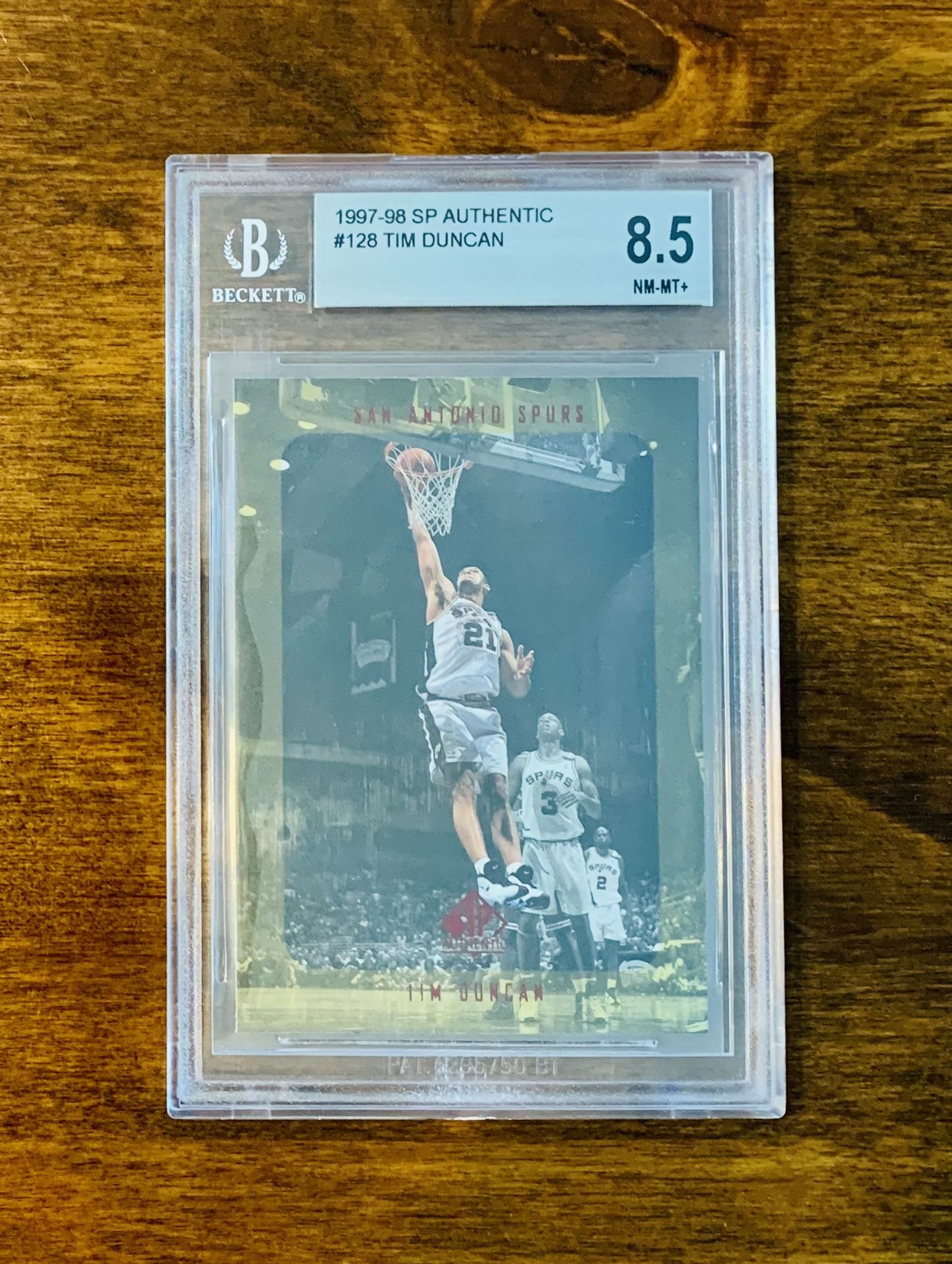 1997-98 SP Authentic Basketball Tim Duncan RC BGS 8.5 Spurs
