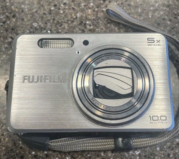 Fujifilm FinePix 10 MP J110w Digital Camera