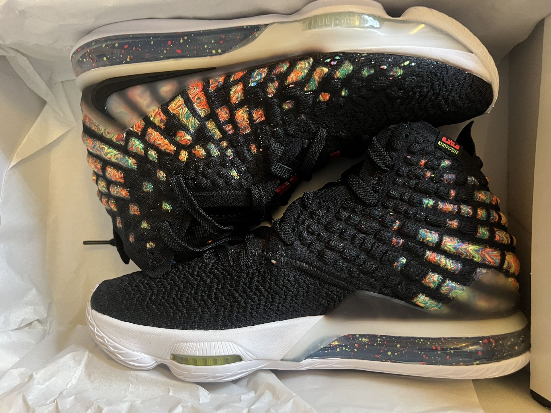 LeBron Bastkeball Shoes