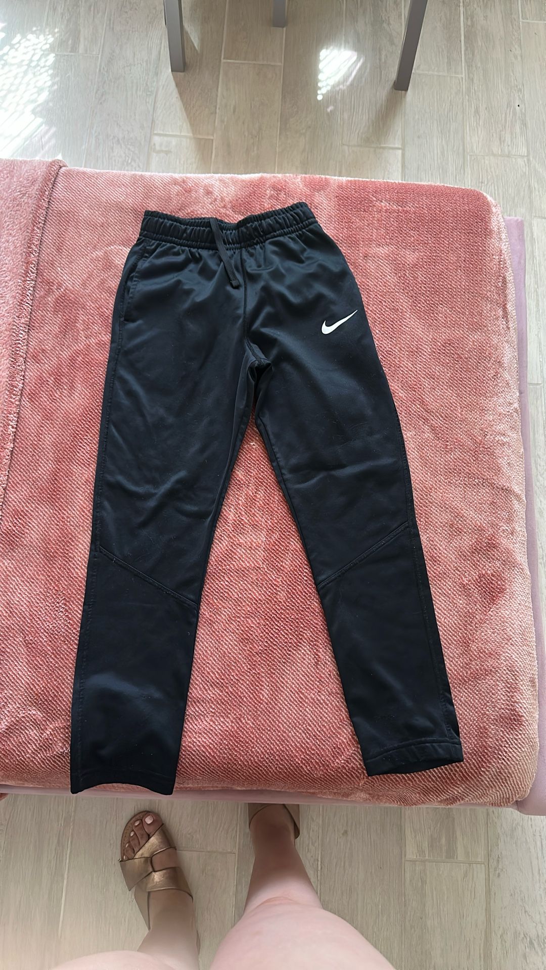 Boys Nike Joggers Size L 10/12 $6