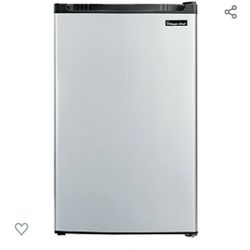 MAGIC CHEF MINI REFRIGERATOR!!