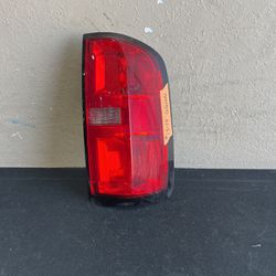 (44) 15-19 Chevy Chevrolet Colorado Right Taillight Tail Light Lamp Taillamp Derecho Trasero Part Parts 2015 2016 2017 2018 2019