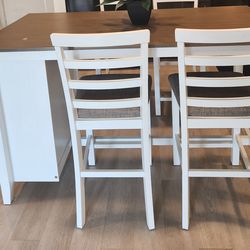 TABLE with 4CHAIRS (COUNTER HEIGHT)