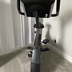 Life fitness Exercise Bike 