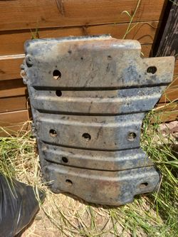 Skid plate 06 toyota sequoia