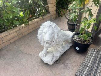 Life Size Lion Statue 