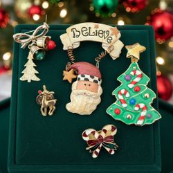 Santa Holiday Brooch Set 
