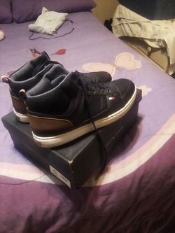 Tommy Hilfiger tennis shoes
