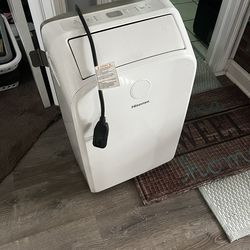 Portable  Air Conditioner. Hisense 10000 BTU Portable Electric And Mint Condition