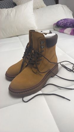 Boots 9.5