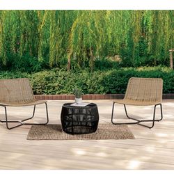 New Outdoor Patio 3 Piece Conversation Set! Includes Free Delivery 🚚!