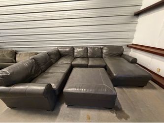 FREE Local Delivery 🚚- Ashley Furniture 3 pcs sectional couch sofa set w/ ottoman