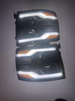 07-13 Chevy Silvrado Headlights