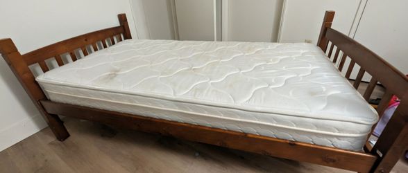 Single bed + mattress