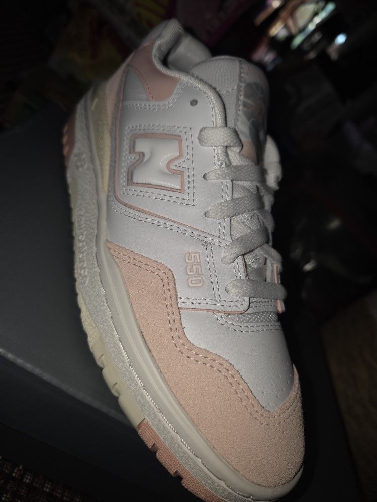 New Balance Boys' 550 Sneakers Size 7 Youth-- 8.5 Women's