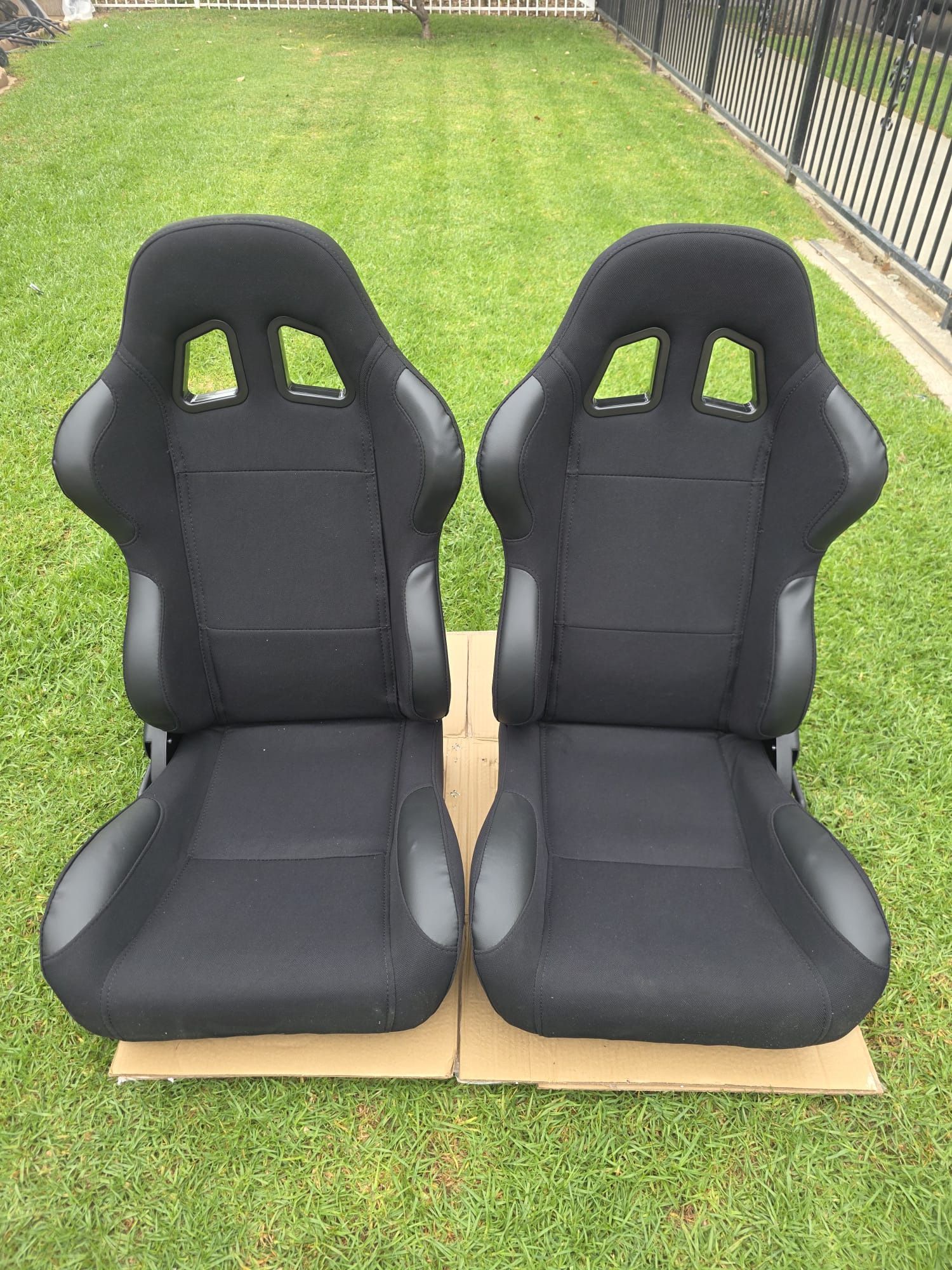 Universal Racing Seats