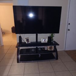 2 Reclinres ,2tvs,micro,queen Set,dining Table Set,tv and Chest, 