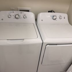 Washer And Dryer / Lavadora Y Secadora