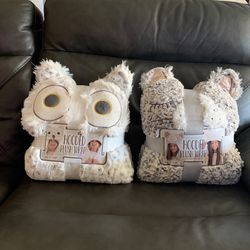 Hooded Plush Blankets 