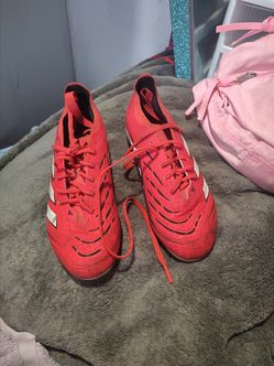 Addidas Soccer shoes "PREDATOR" size 4