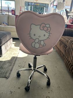 Heart shaped hello kitty chair
