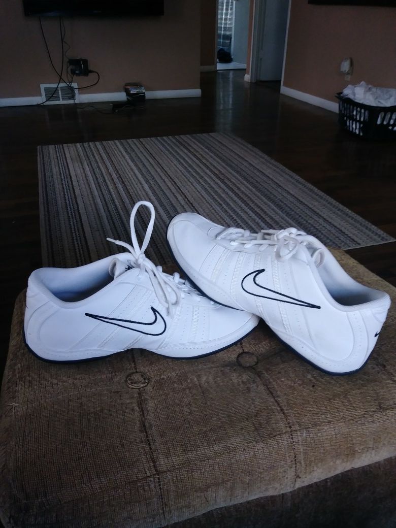 Women's/girls Nike Dance gym shoes size 9