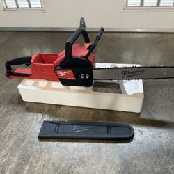 Milwaukee M18 fuel Chainsaw