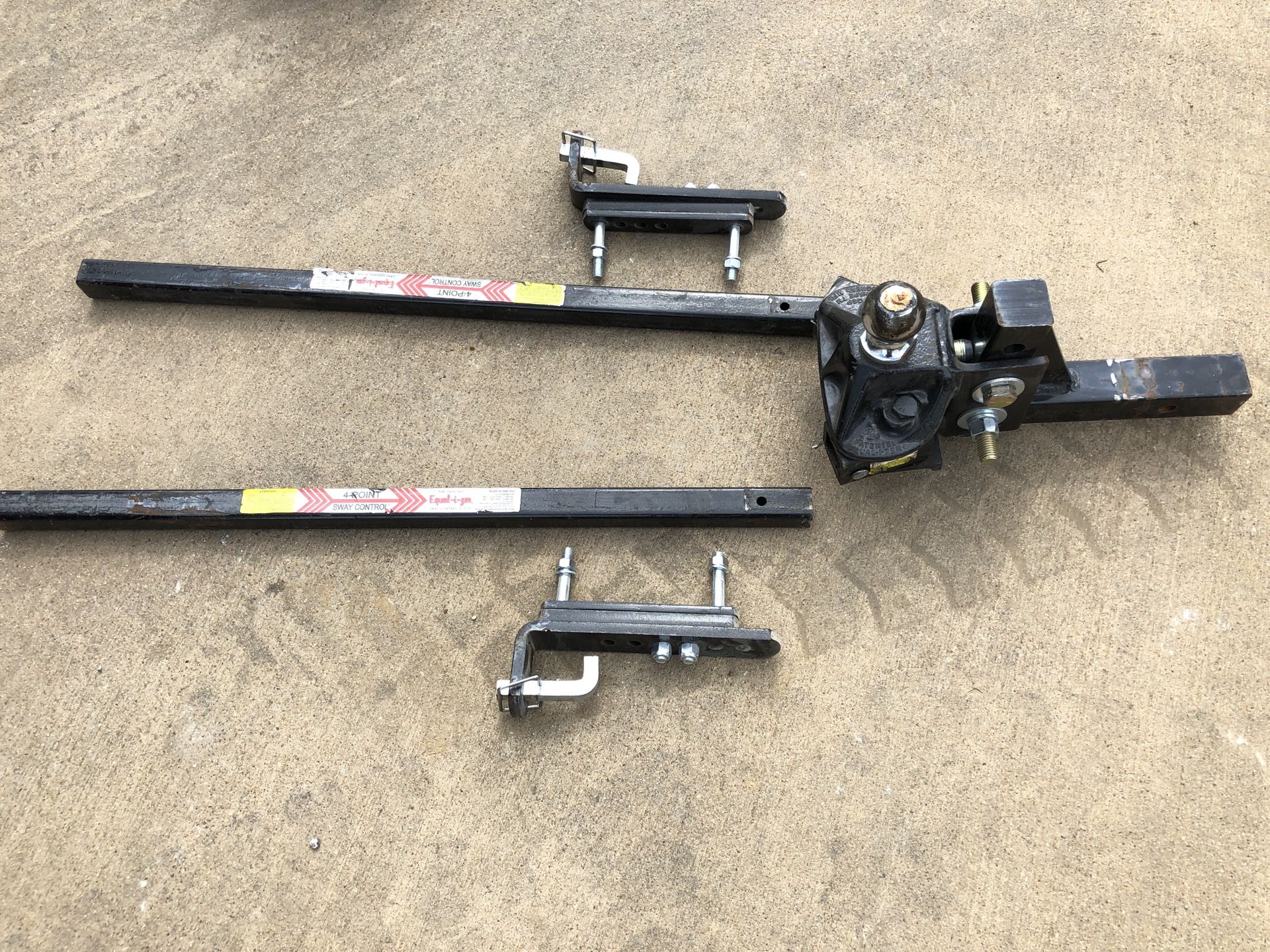 Equal-i-zer 4 Point Sway Control Hitch 12K lbs.
