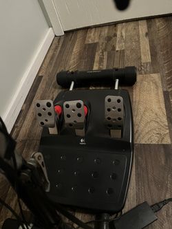 Logitech G27 Steering Wheel, Pedals, Shifter Set (Used) for Sale in  Jericho, NY - OfferUp