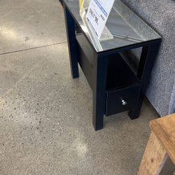 Chair side Table 
