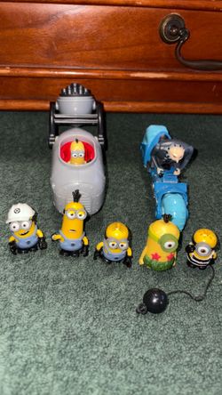 Minion toys    7.  piece set.