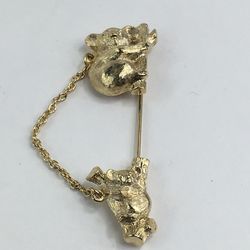 HAT SCRAF PIN BROOCH 😍😍😍