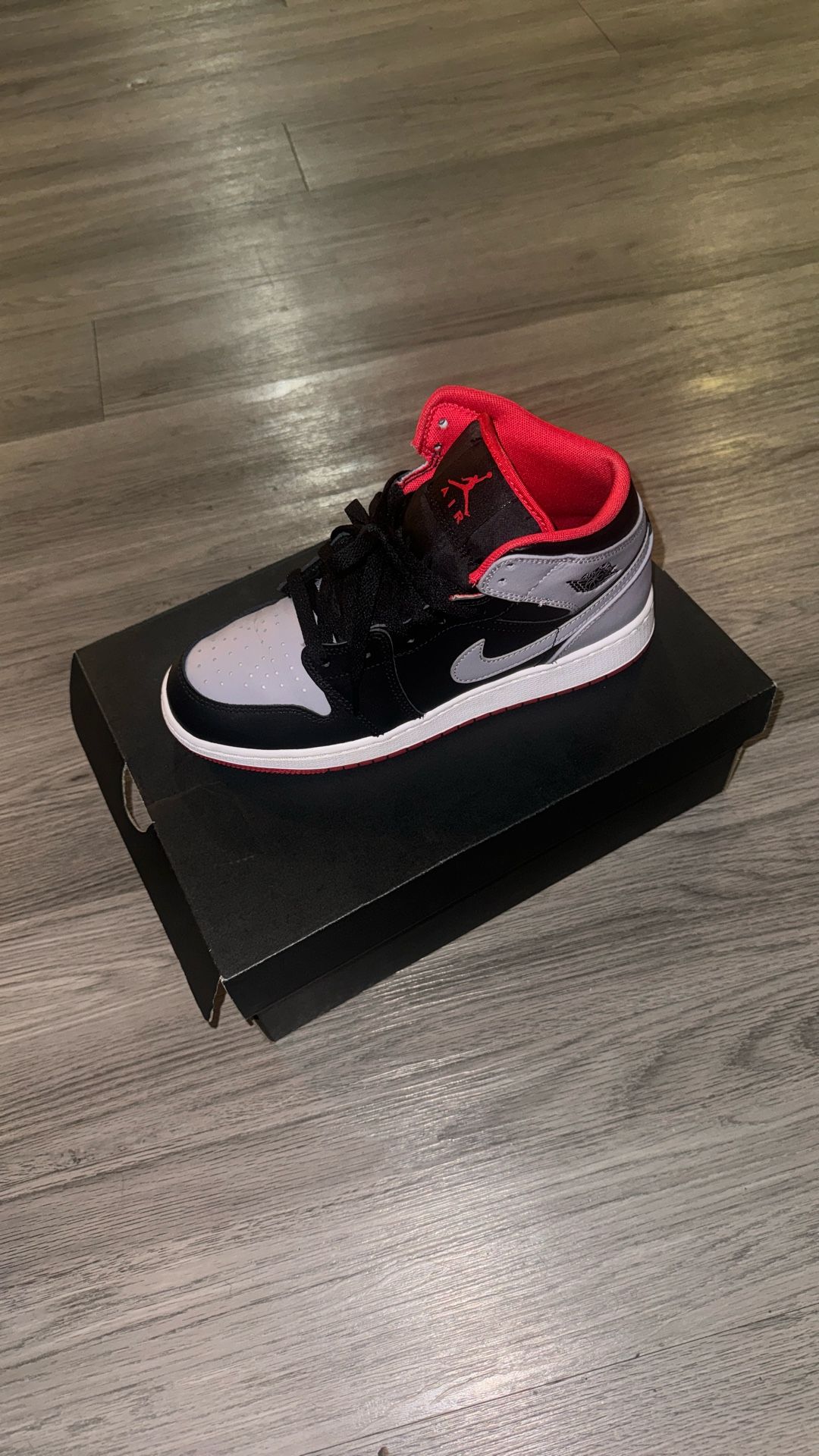 Jordan 1 Mid