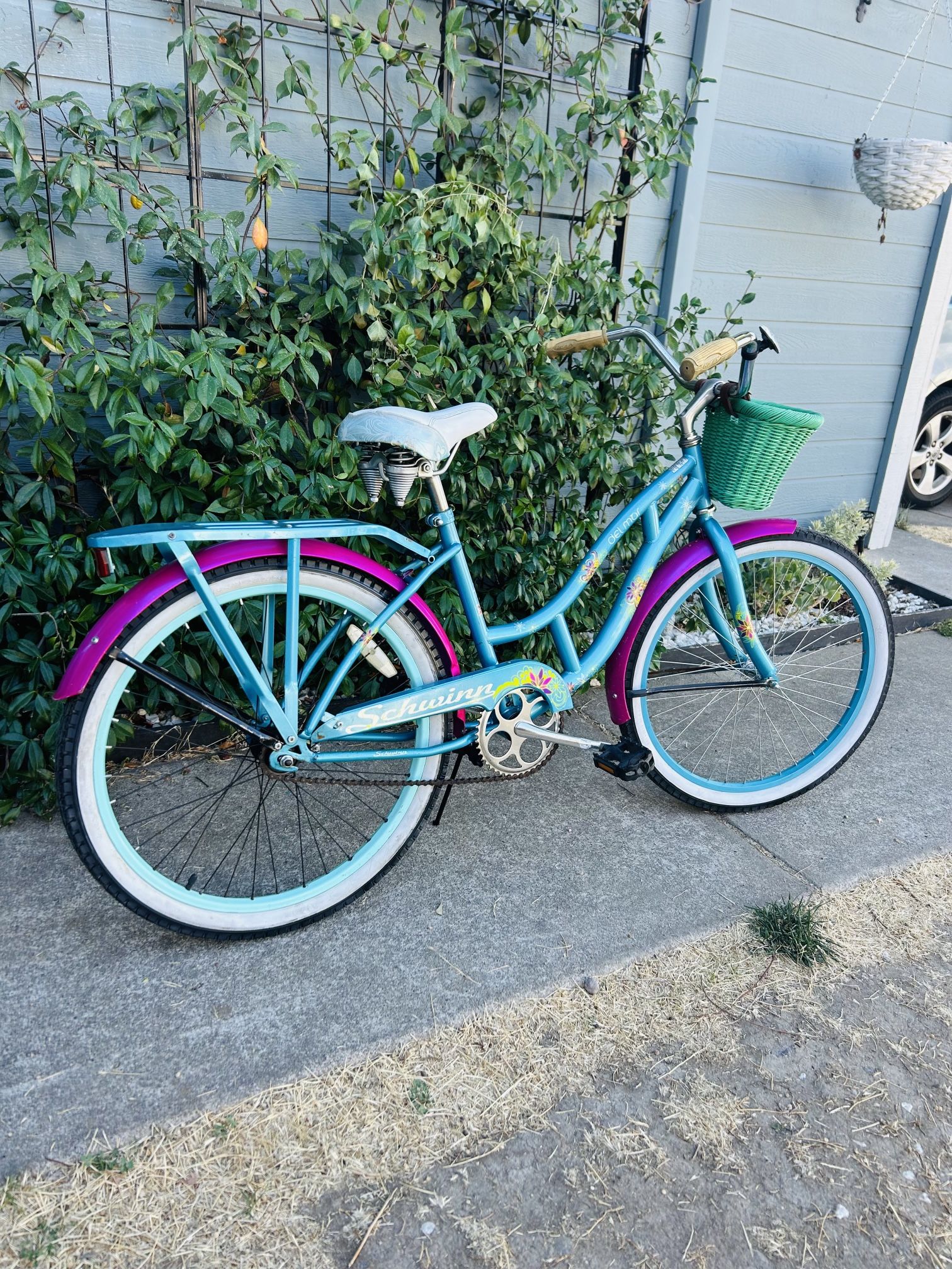 SCHWINN DEL MAR YOUTH CRUISER BIKE 24” Wheels