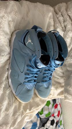 Air Jordan 7 Retro "Pantone" sneakers in University Blue and White Size 11