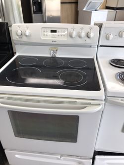 Scratch and dent white stove with warranty
