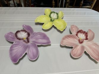 Italian Mojolica Pottery Orchid Tableware