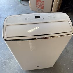 GE Portable Air conditioner 3 in 1. 10,500 BTU