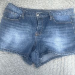 Woman’s Jean Shorts Size 16