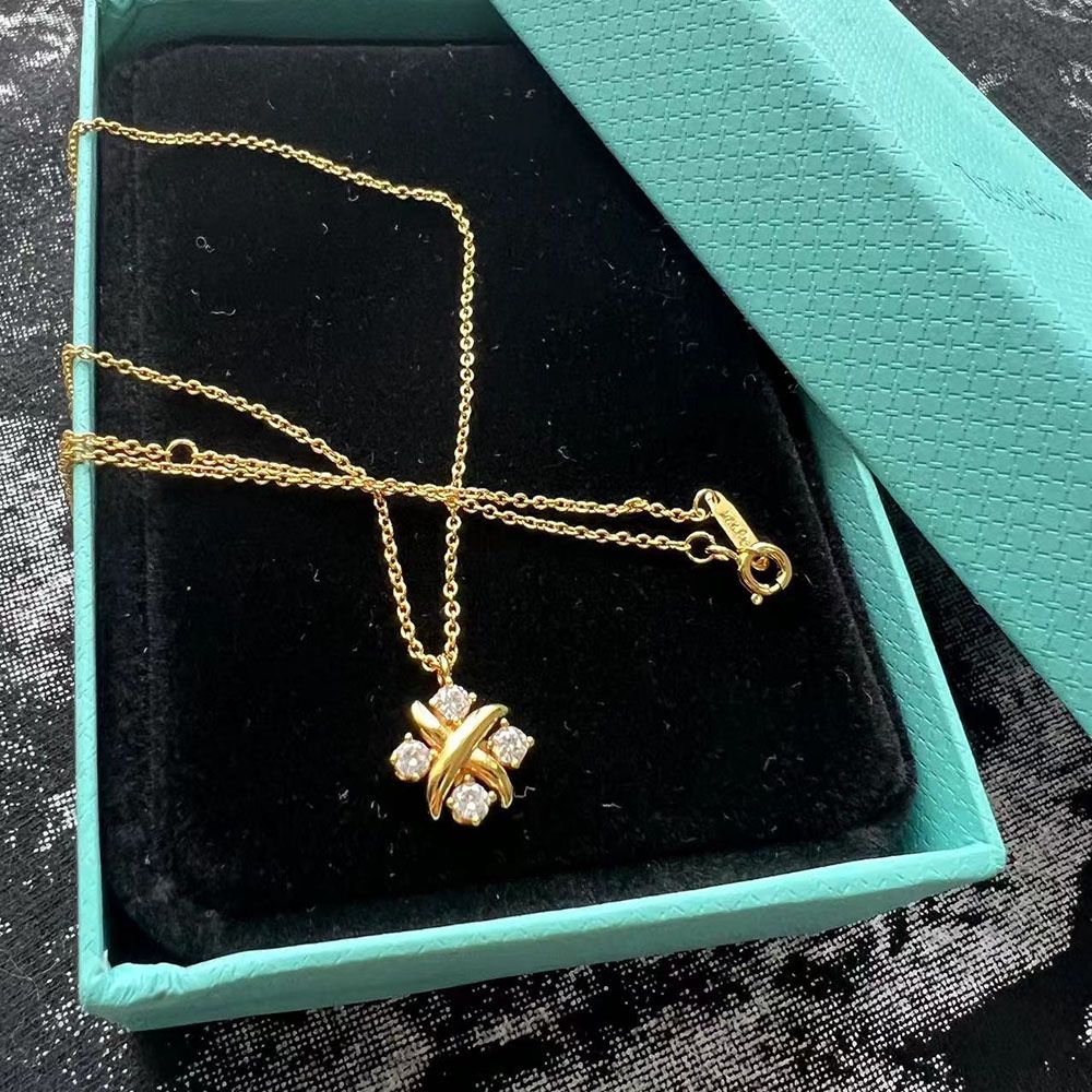 Tiffany & Co. Schlumberger Lynn Pendant Flower Necklace