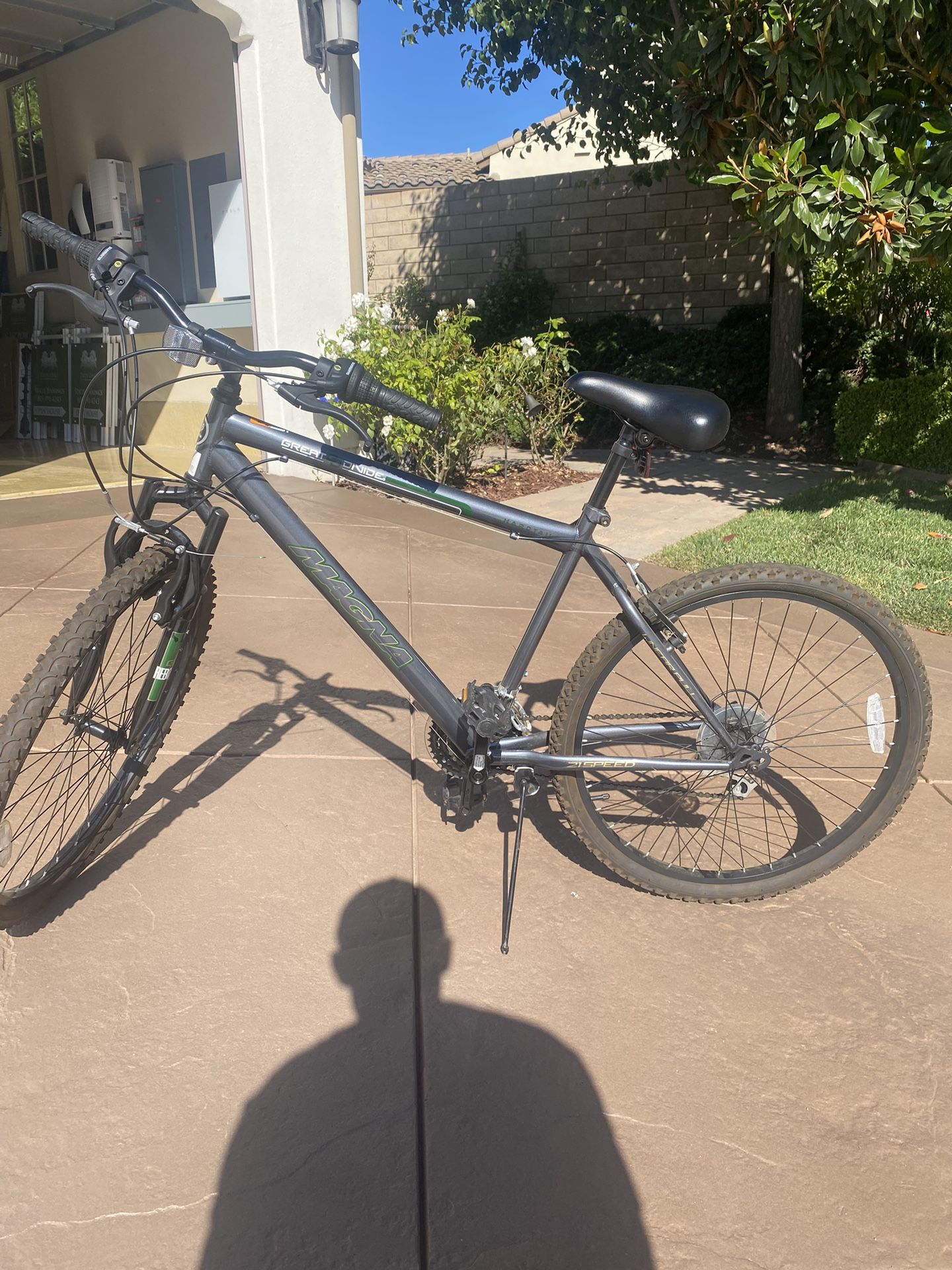 2014 Magna Great Divide 26 In Wheels Bike