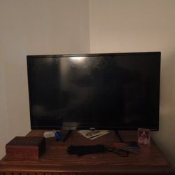 Small Roku TV About 25/30in