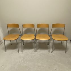 Set Of 4 Dinning Chairs 