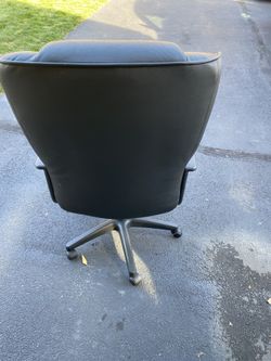 Black Office Leather Desk Chair  Thumbnail