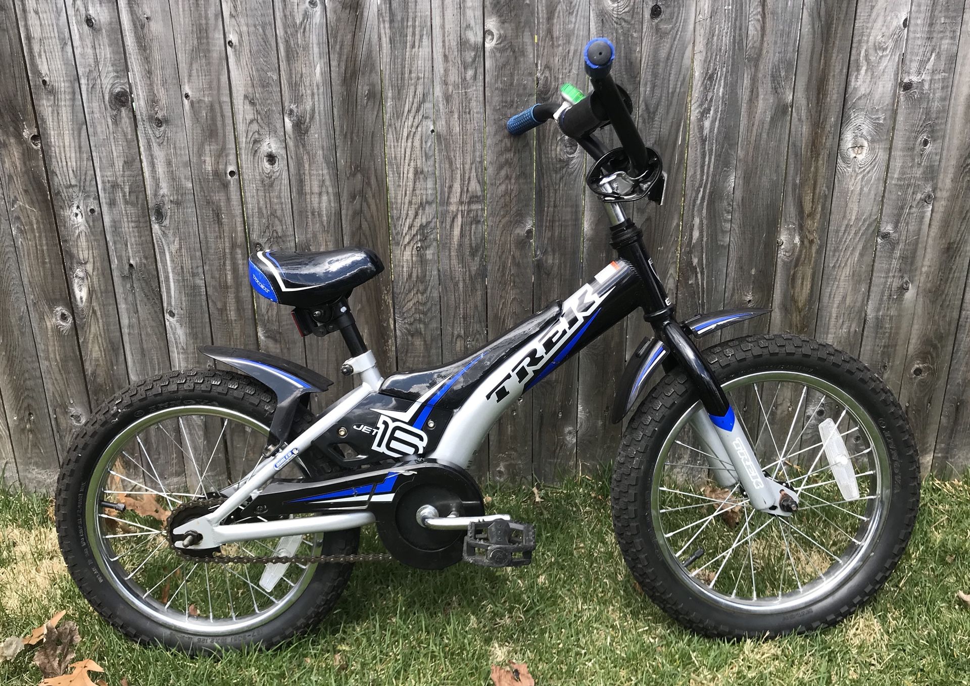 TREK JET 16 BOYS KiDS BLUE & SiLVER BiKE EUC