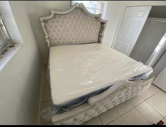 IVORY VICTORIAN DESIGN BED 😍